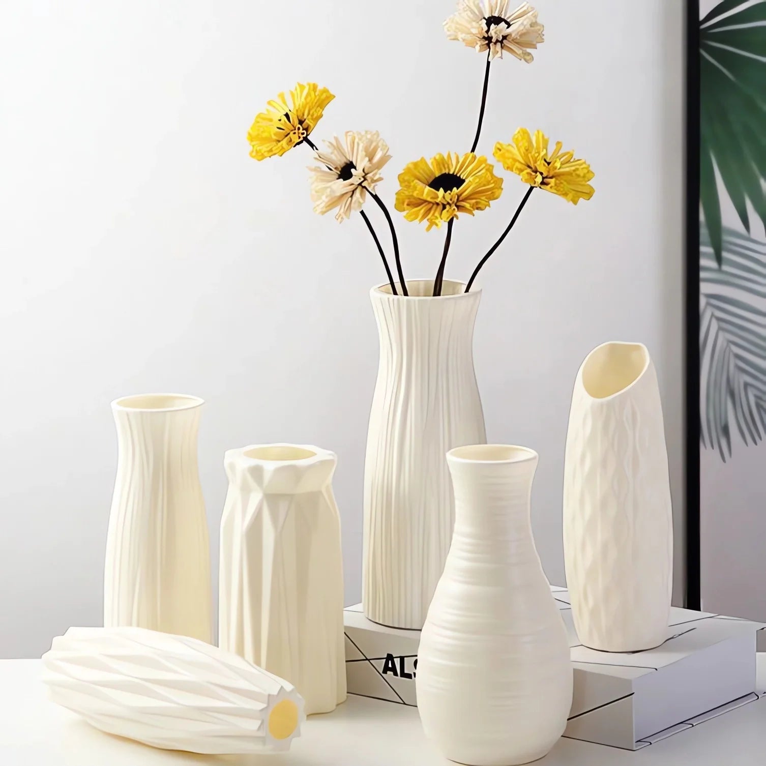 Nordic Plastic Bud Vase - Small