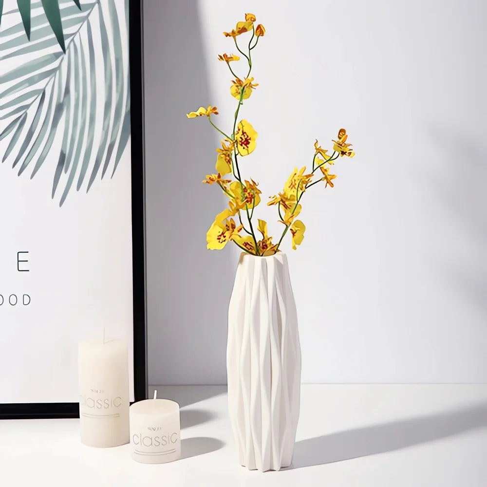 Nordic Plastic Bud Vase - Small