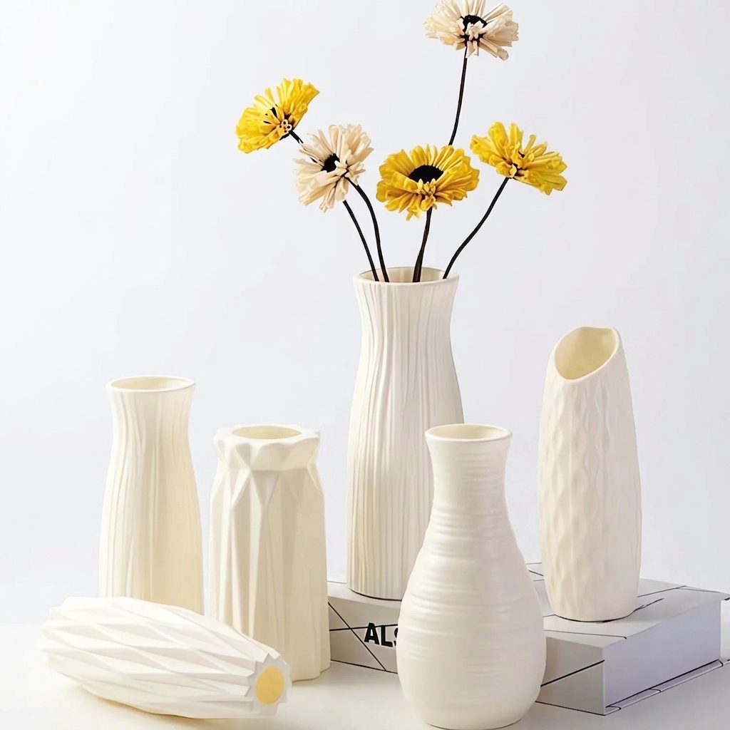 Nordic Plastic Bud Vase - Small